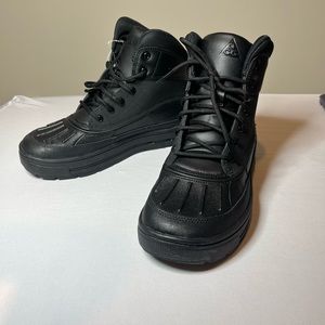 Nike Woodside 2 High AcG Big kid’s boots